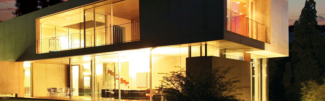 Haus Außenansicht bei Nacht